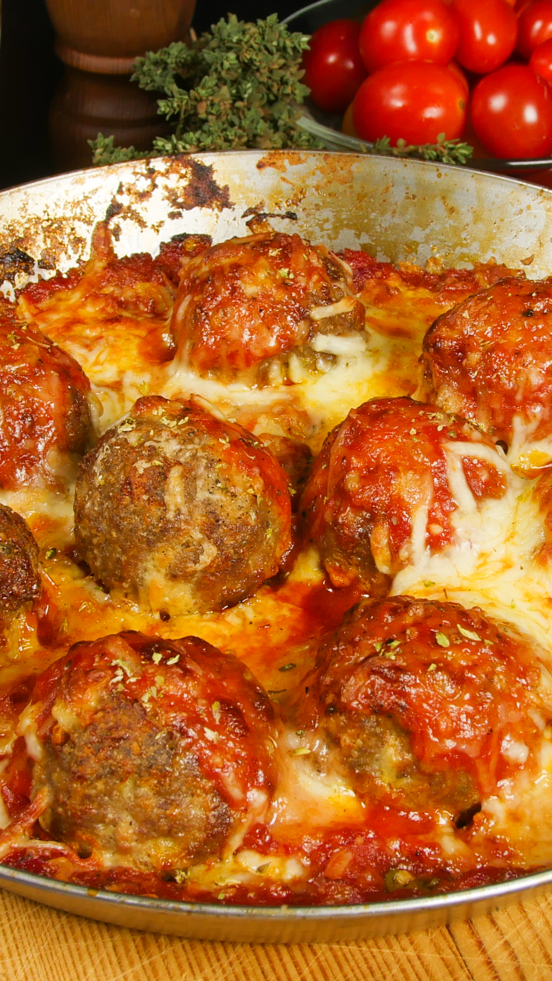 Almôndegas ao Molho de Tomate e Queijo