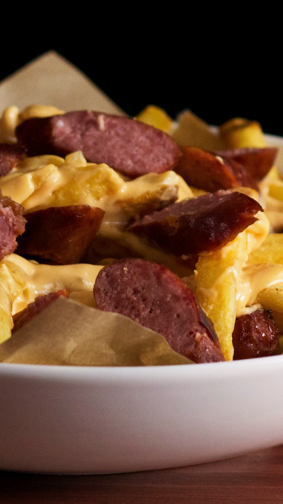 Batata Frita com Salsicha Alemã na Cerveja