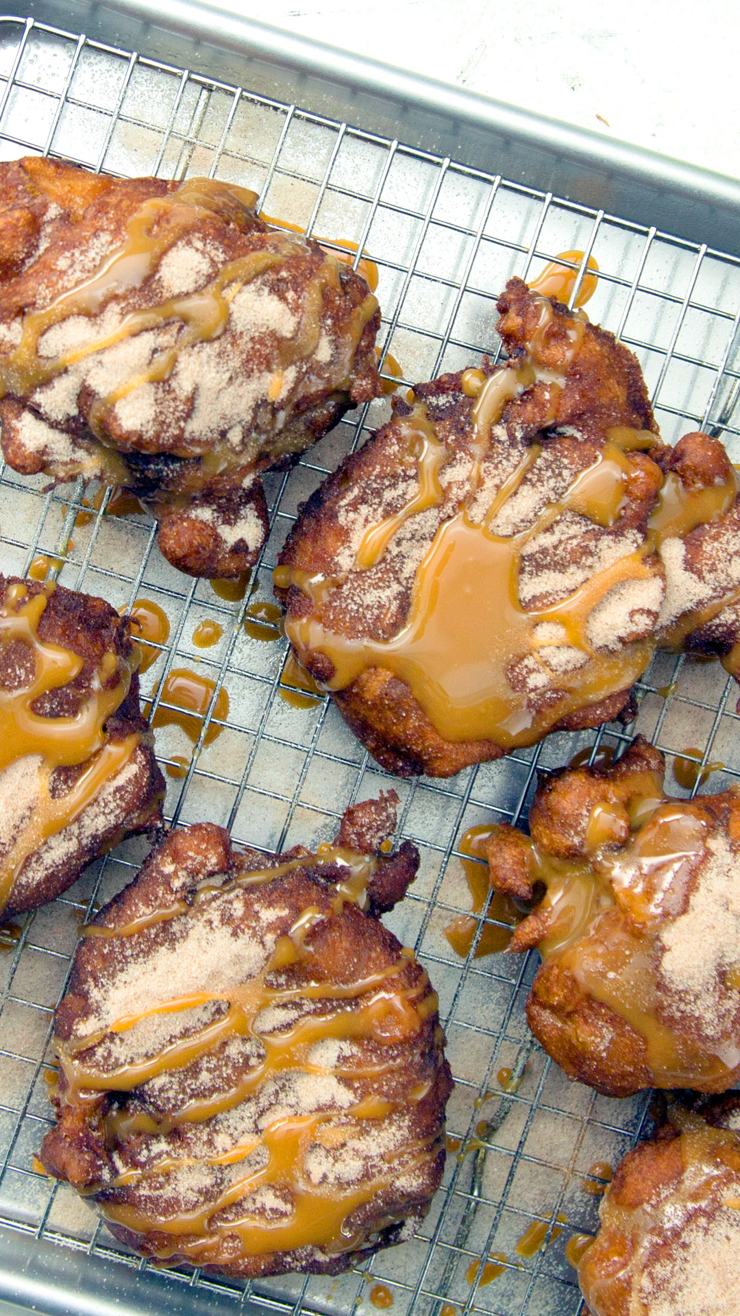 Bolinhos de Maçã com Caramelo