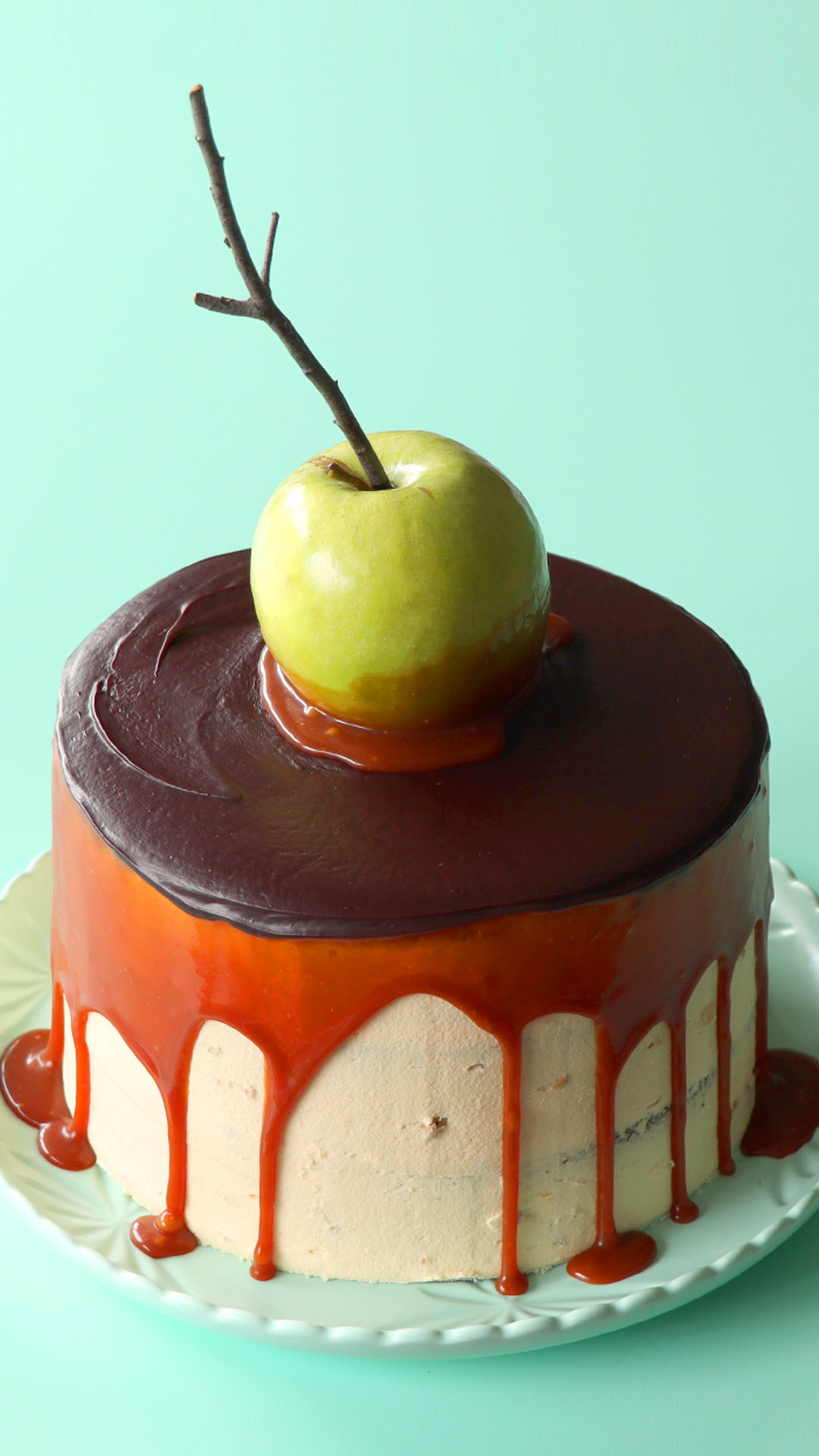Bolo de Caramelo, Maçã e Snickers