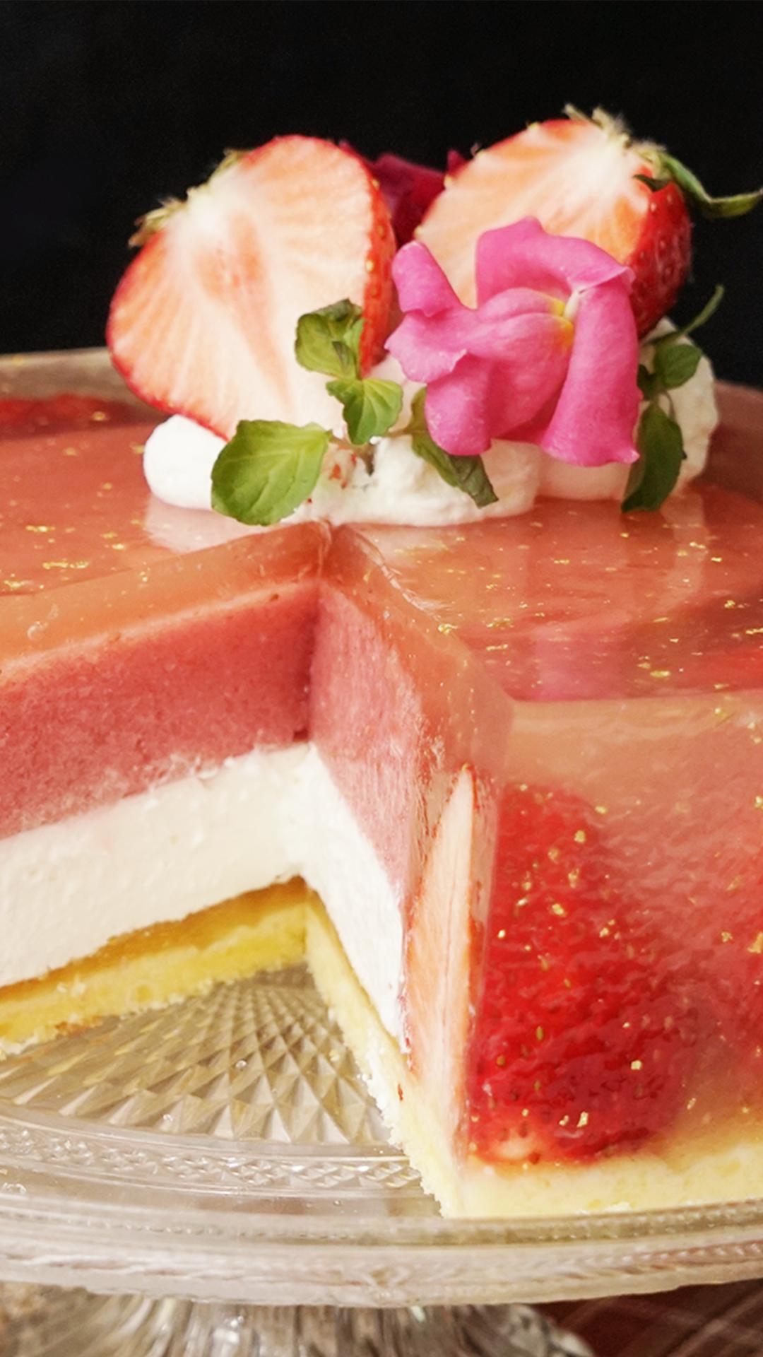 Bolo Luxuoso de Gelatina de Morango