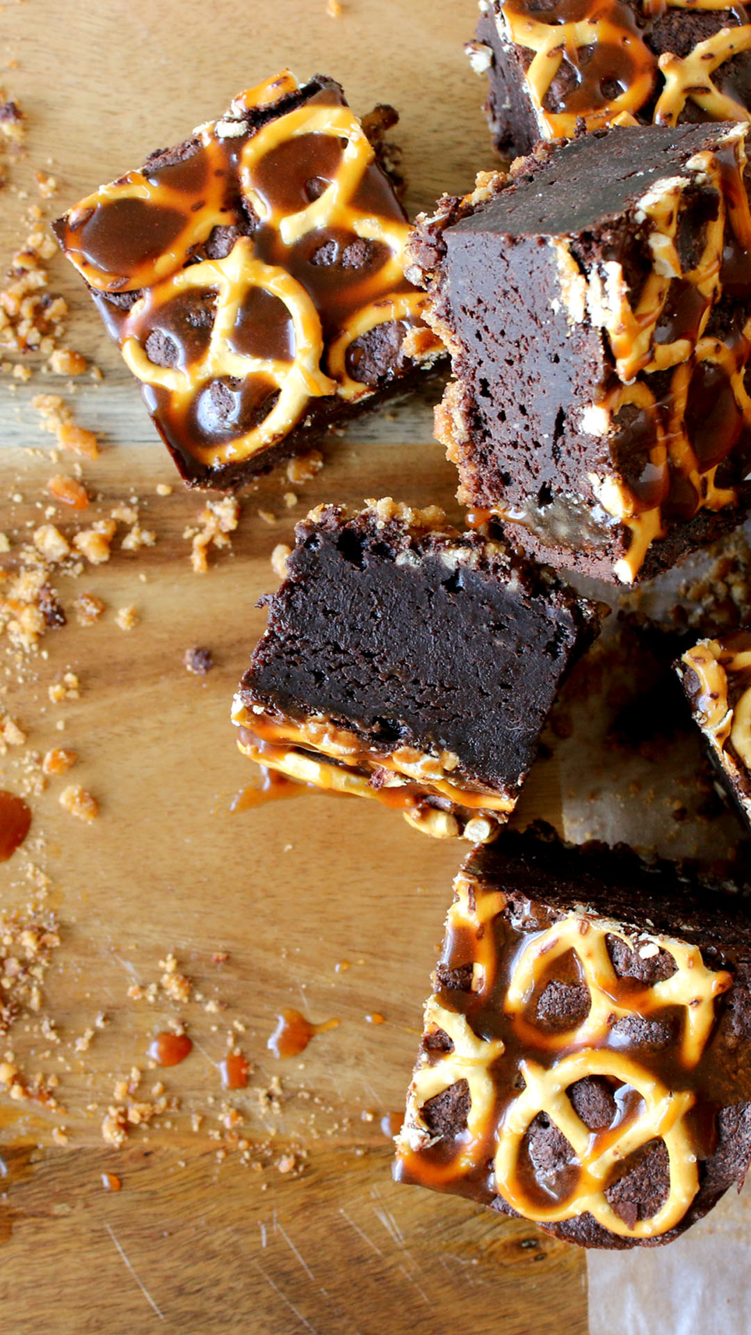 Brownies de pretzel e caramelo salgado