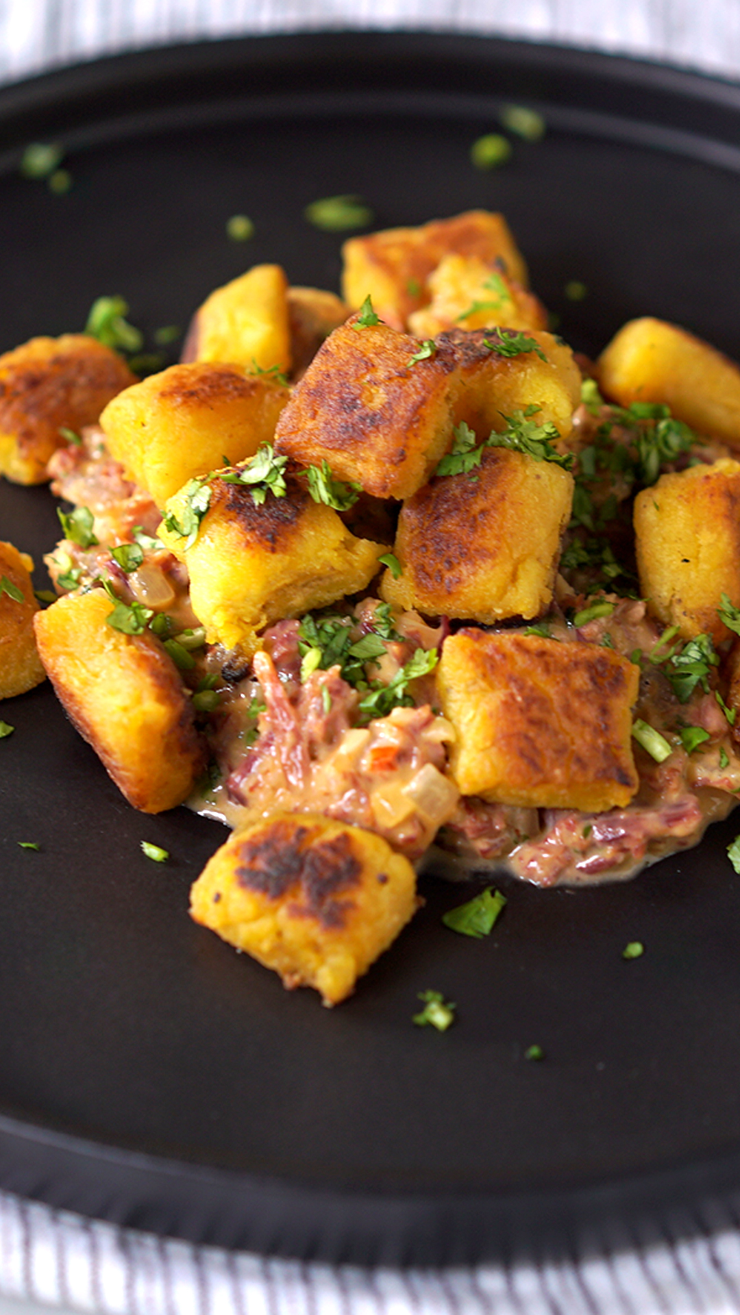 Gnocchi de Banana-da-Terra com Carne Seca