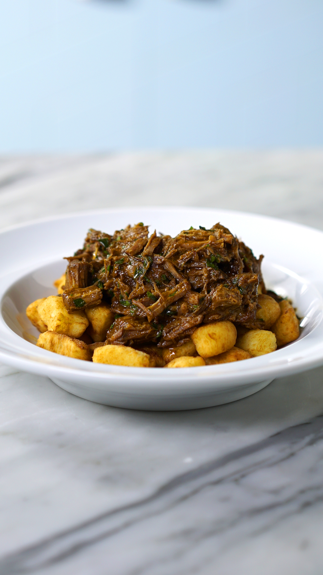 Gnocchi Frito com Carne de Panela