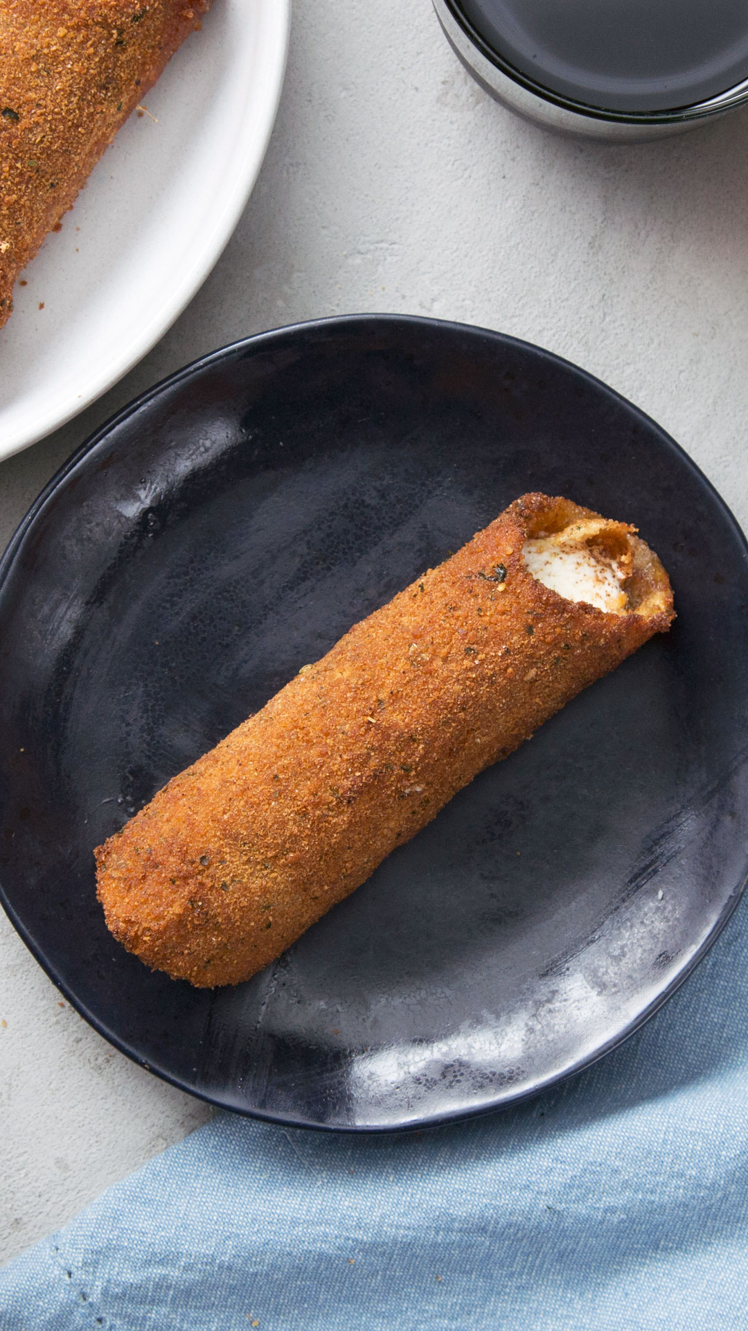 Manicotti Recheado de Muçarela Frito