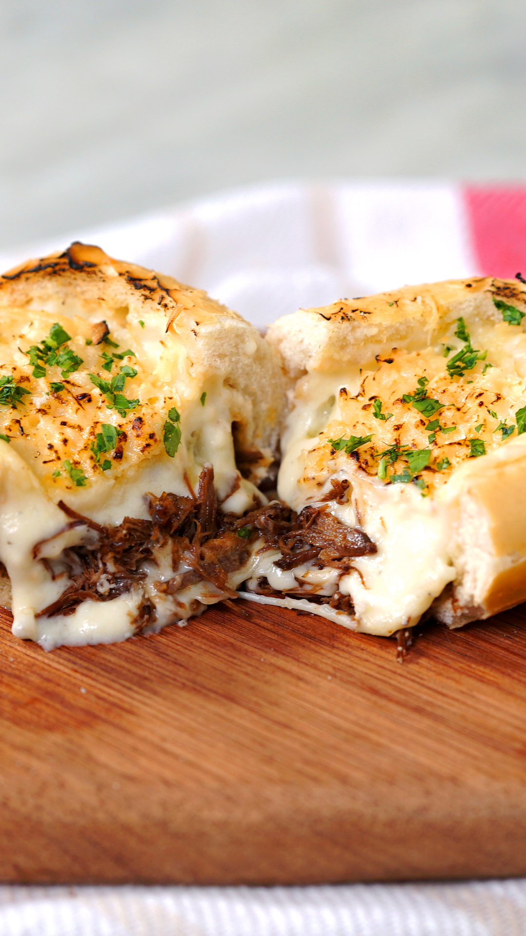 Pão Recheado com Carne e Creme de Queijo