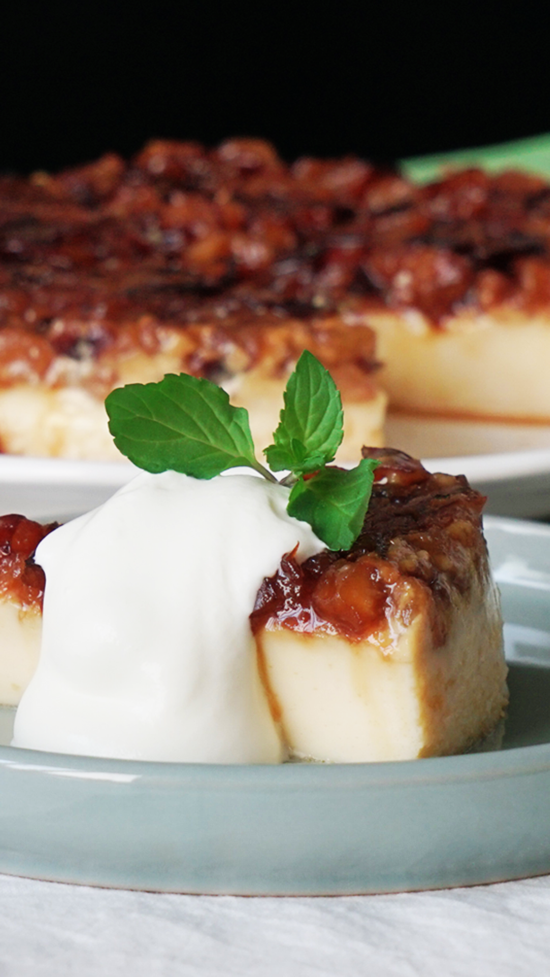 Pudim de maçã caramelizado