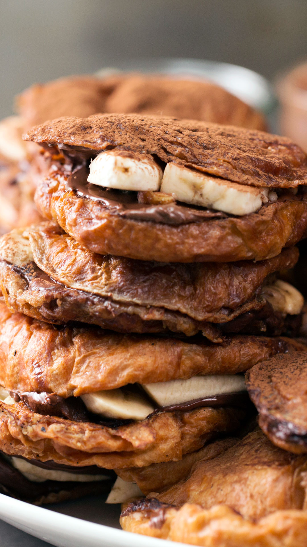Rabanada De Croissant Com Banana E Creme De Avelã
