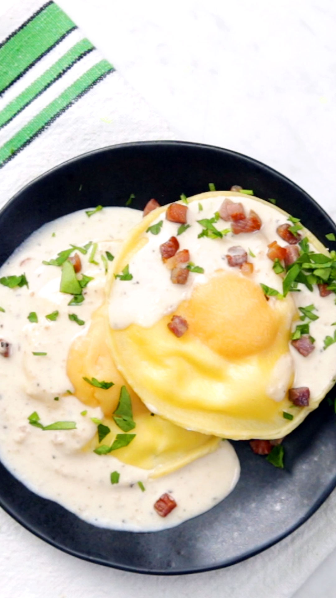 Ravioli de Carbonara Gigante