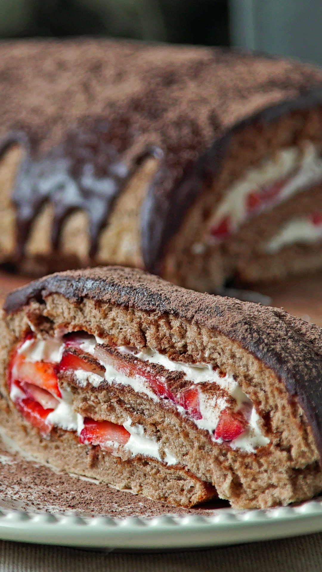 Rocambole de Chocolate e Morango