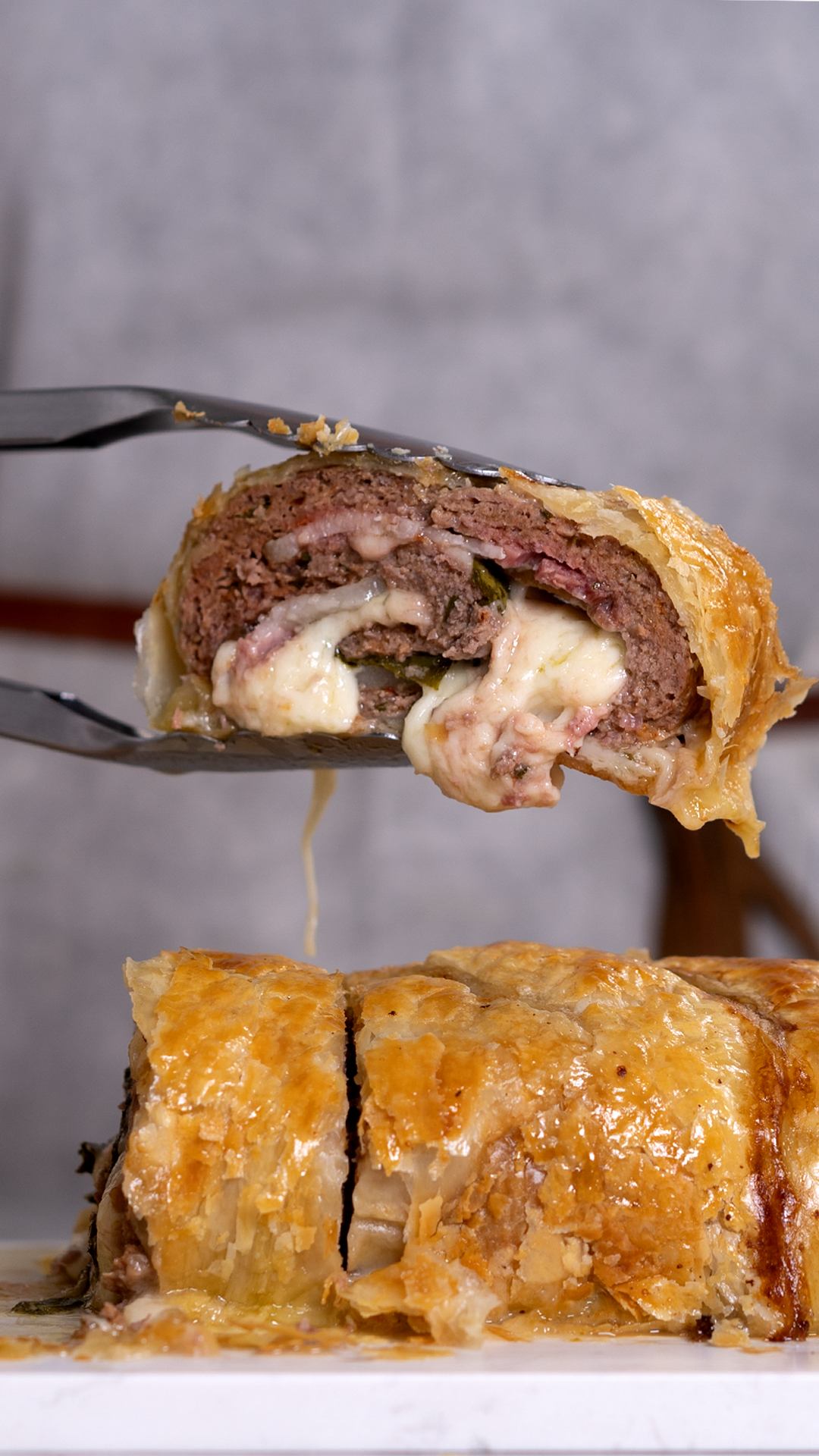 Rocambole Folhado de Carne