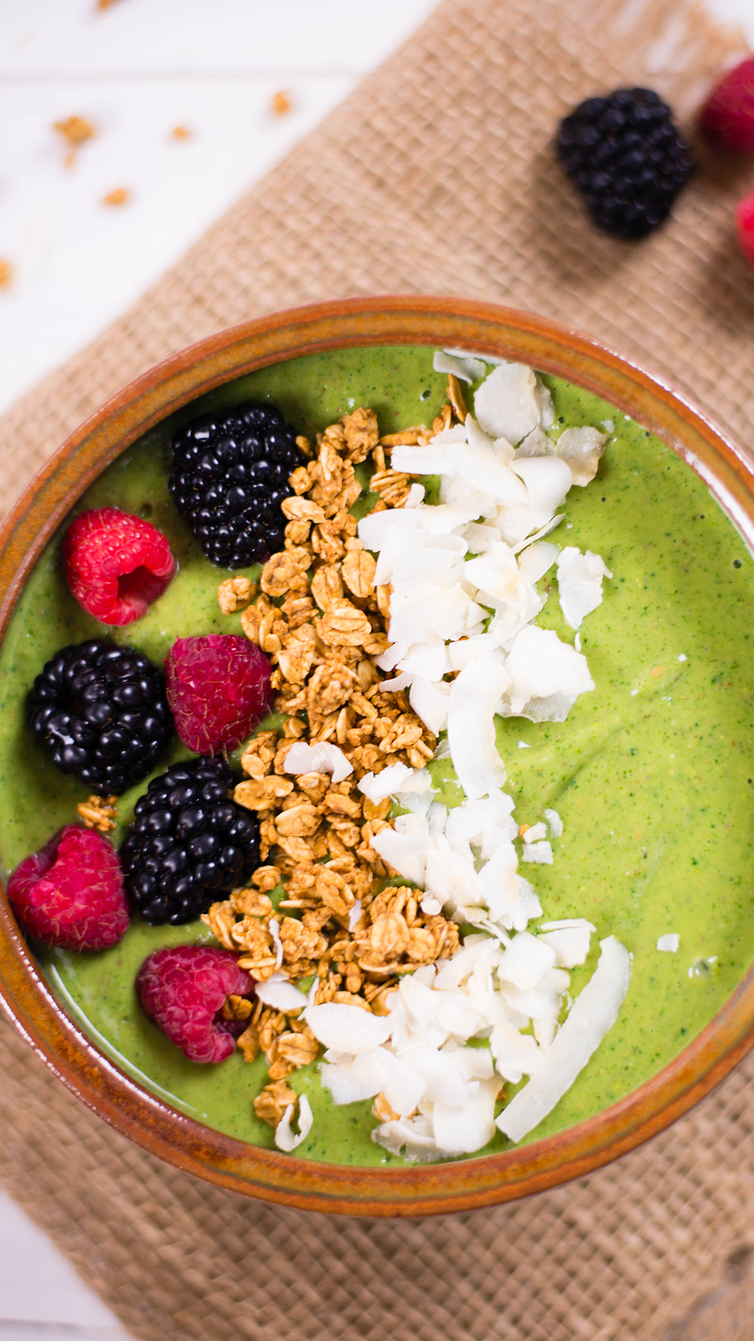 Smoothie de Abacate, Couve e Framboesa