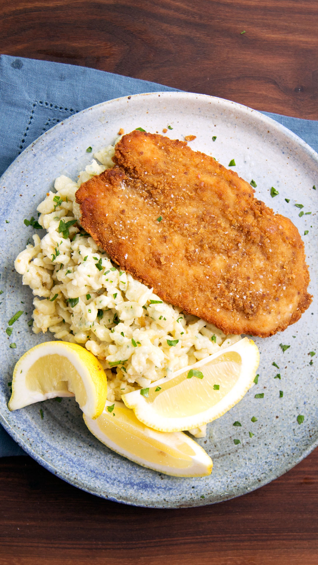 Spaetzle Com Schnitzel de Frango Empanado com Minipretzel