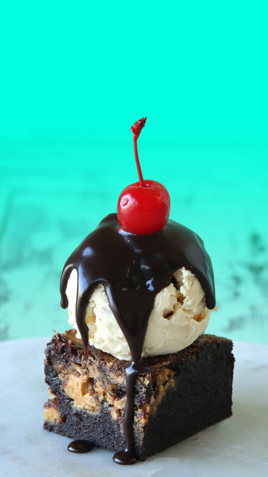 Brownie com Manteiga de Amendoim e Sorvete