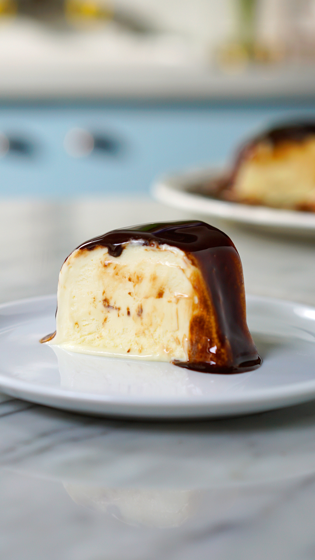 Torta de Sorvete com Calda de Chocolate