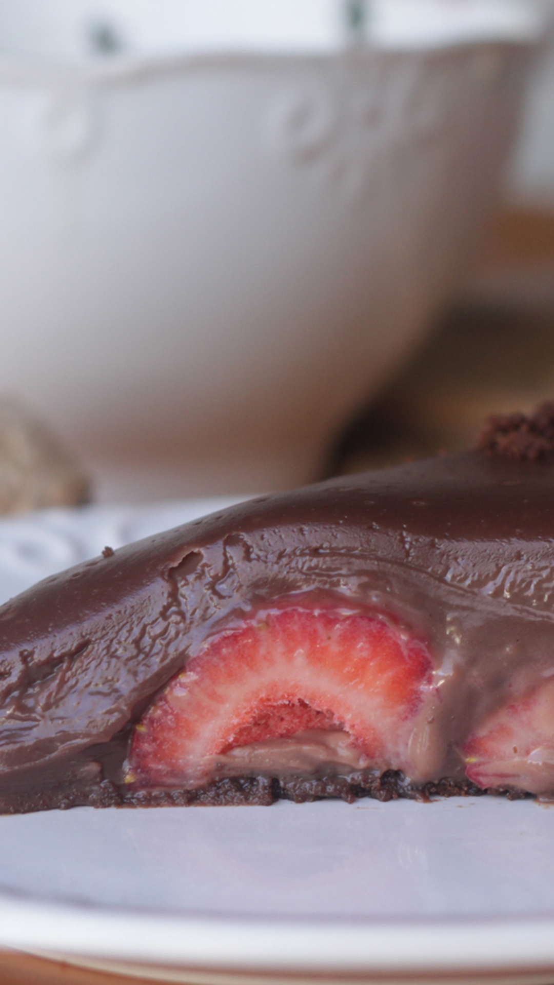 Torta Oásis de Chocolate com Morango de "Garçonete"
